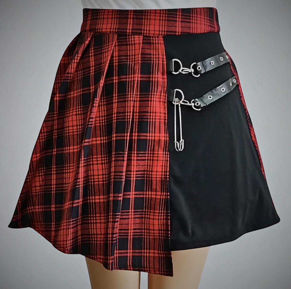 Gothic Pleated Mini Skirt: Harajuku Punk Y2K Alt Clubwear goth alt emo edgy
